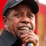 Artis Penyayi, Asal Sorong Edo Kondologit Dikenal Setelah Merilik Lagu Yang Menangis Tahun 1998